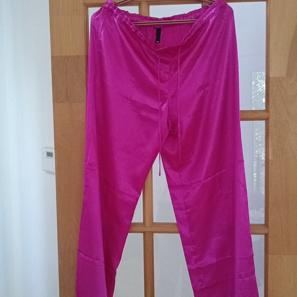 NWT La Senza Pajama Set, buttoned long sleeve shirt, long pants - Picture 3 of 10